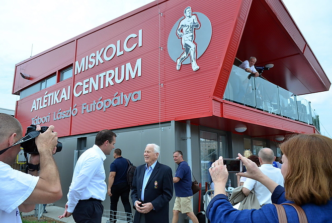 atletikai_centrum_150627_vcs_03.jpg atletikai_centrum_150627_vcs_03.jpg