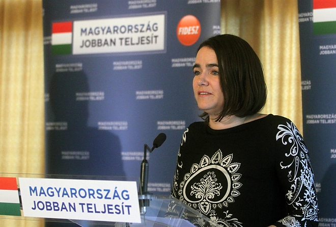 novak_katalin_sajtaj_160211_ja_3.jpg