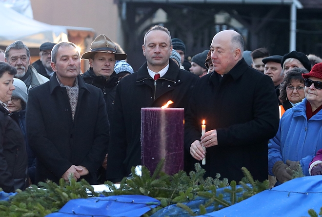 adventi_gyertyagyujtas_171223ml_23.jpg