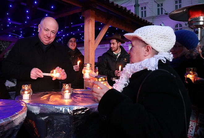 adventi_gyertyagyujtas_171223ml_41.jpg