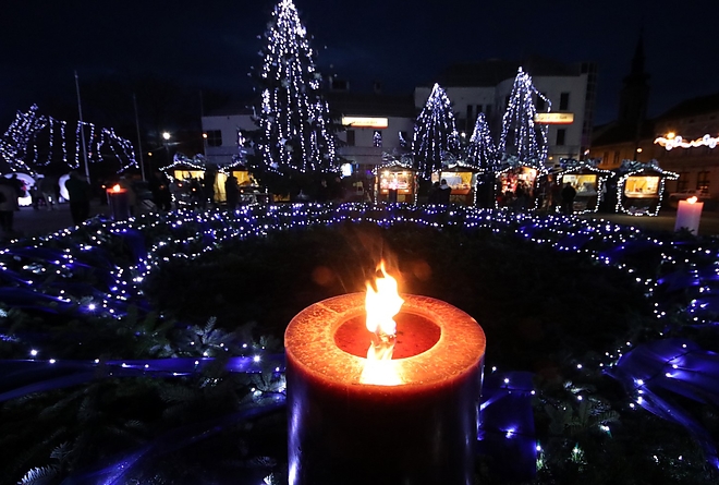 adventi_gyertyagyujtas_171223ml_52.jpg