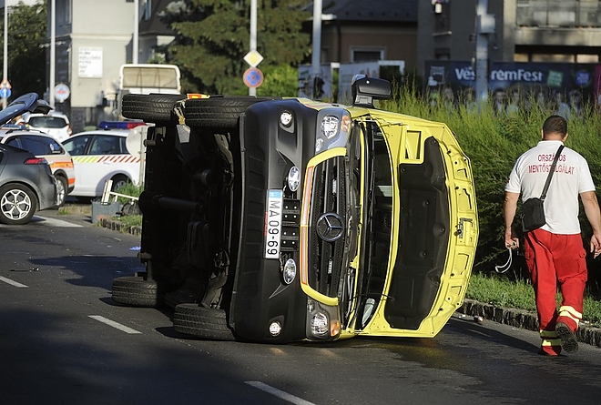 baleset_mentoauto_180531_mti.jpg