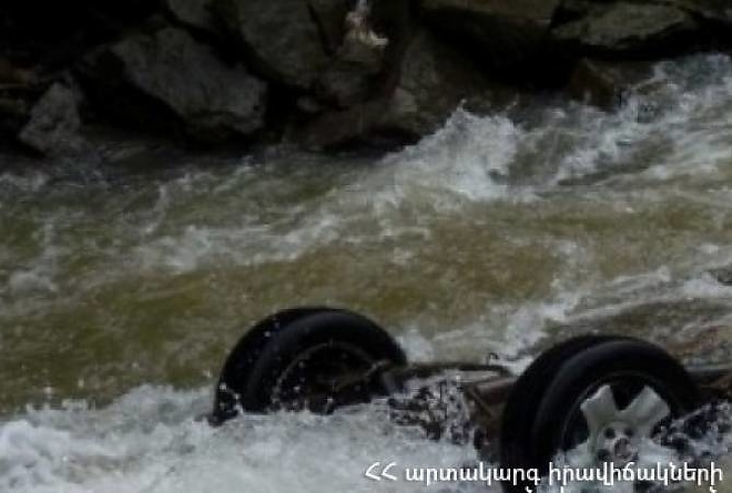 auto_folyoban.jpg auto_folyoban.jpg