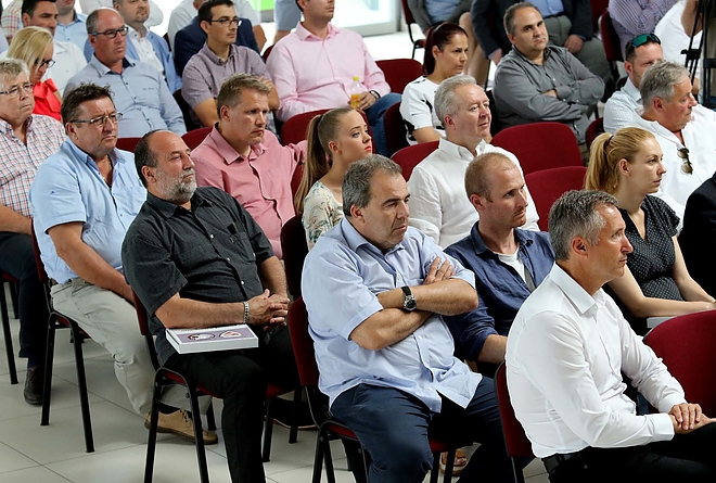 jegesmedvek_dvtk_evzaro_180606_ja_10.jpg jegesmedvek_dvtk_evzaro_180606_ja_10.jpg