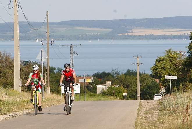 balaton_bicikli_utepites.jpg balaton_bicikli_utepites.jpg