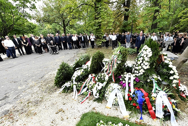 szepesi_gyorgy_temetes_180815_mti_1.jpg