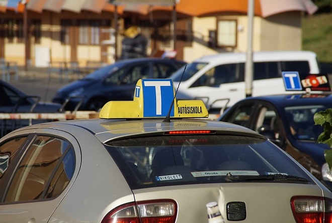 tanulovezeteo_auto.jpg