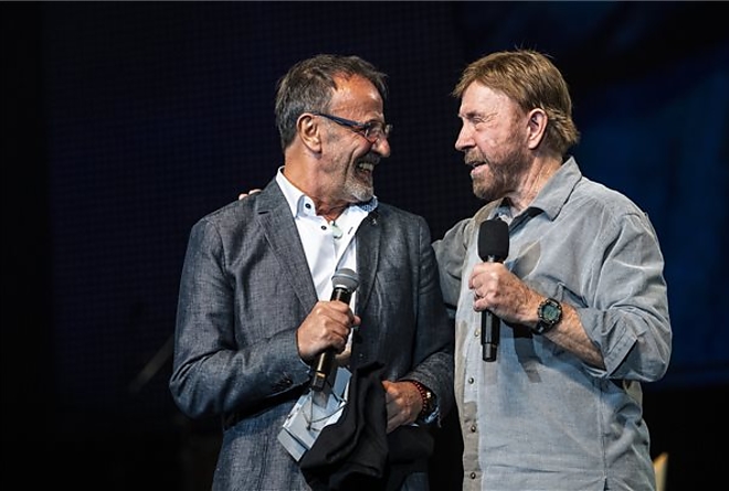 chuck_norris_bp_2.jpg chuck_norris_bp_2.jpg