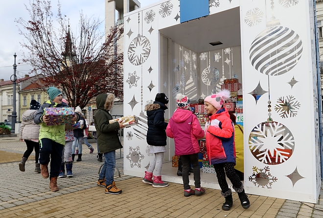 szabo_lorinc_iskola_szeretetdoboz_181211_ja_12.jpg