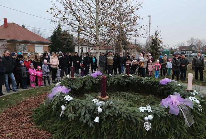 szirma_advent_181202_ja_6.jpg szirma_advent_181202_ja_6.jpg