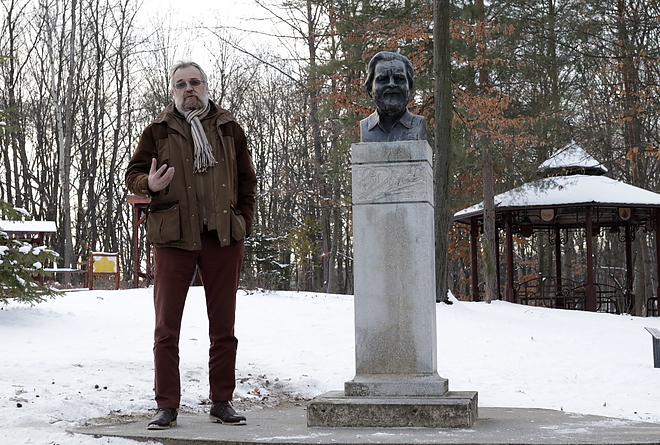 durell_szobor_koszoruzas_20190107_vcs_04.jpg