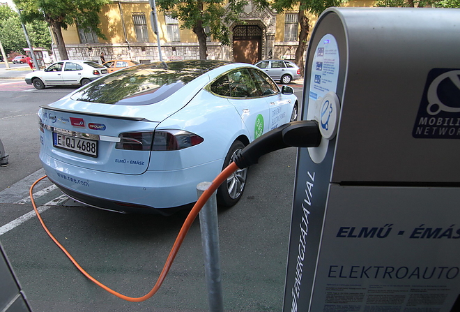 emasz_tesla_150708ml_37.jpg