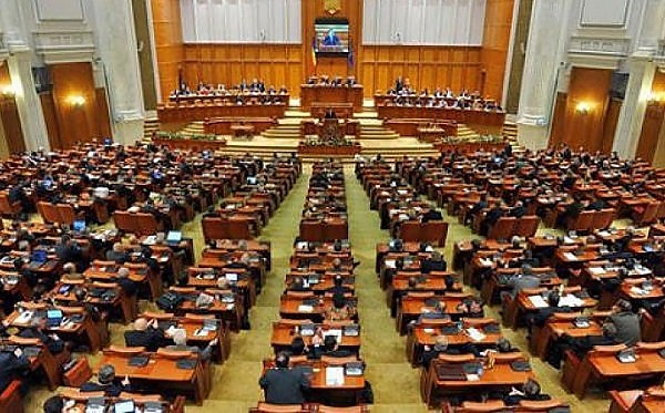 roman_parlament.jpg roman_parlament.jpg