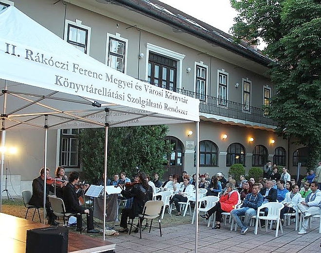 muzeumok_ej_konyvtar_2015.jpg