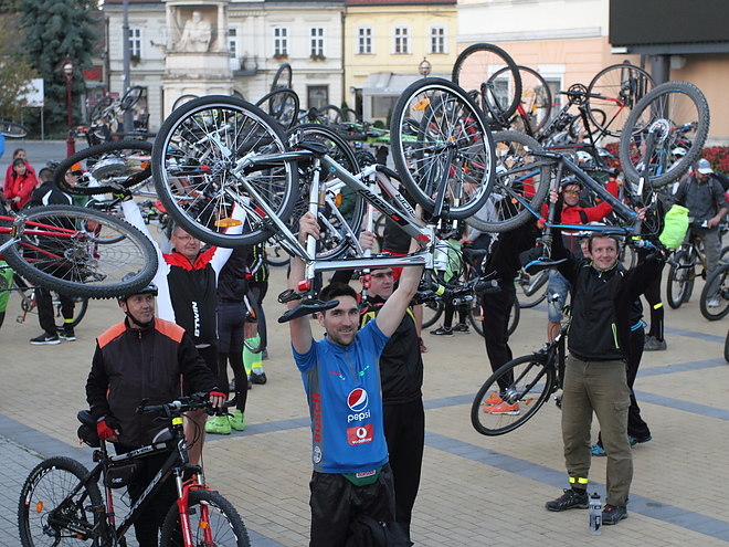 critical_mass_160922ml_41.jpg