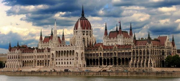 parlament3b.jpg parlament3b.jpg