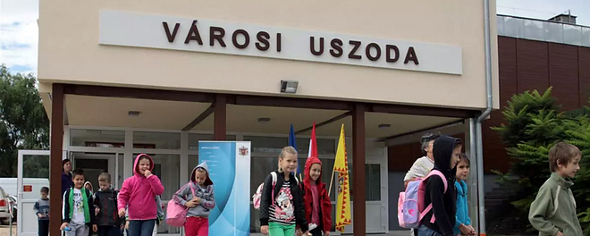 varosi-tanuszoda-szeles.jpg
