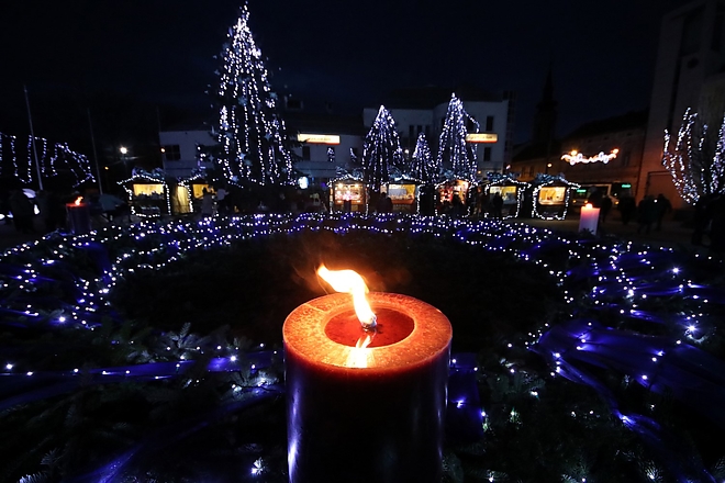 adventi_gyertyagyujtas_171223ml_51.jpg