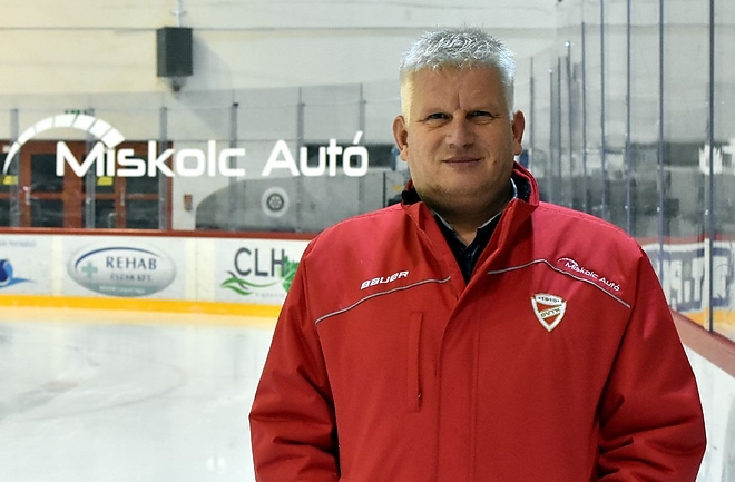 miskolc_auto_jegesmedvek.jpeg