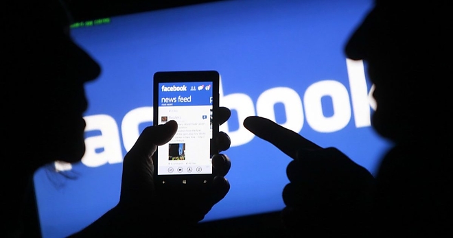 facebook_telefon.jpg facebook_telefon.jpg