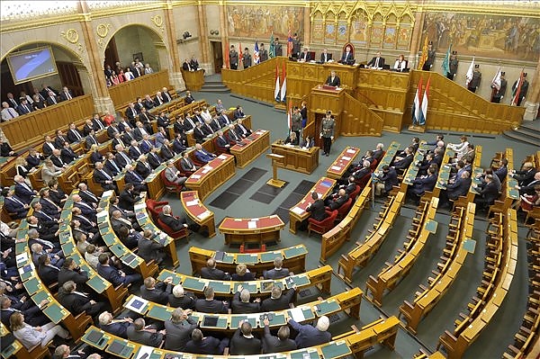 orszaggyules_parlament_2.jpg orszaggyules_parlament_2.jpg