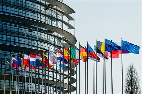 eu_zaszlok.jpg eu_zaszlok.jpg