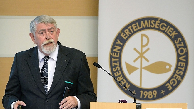 kasler_miklos_emmi_miniszter.jpg
