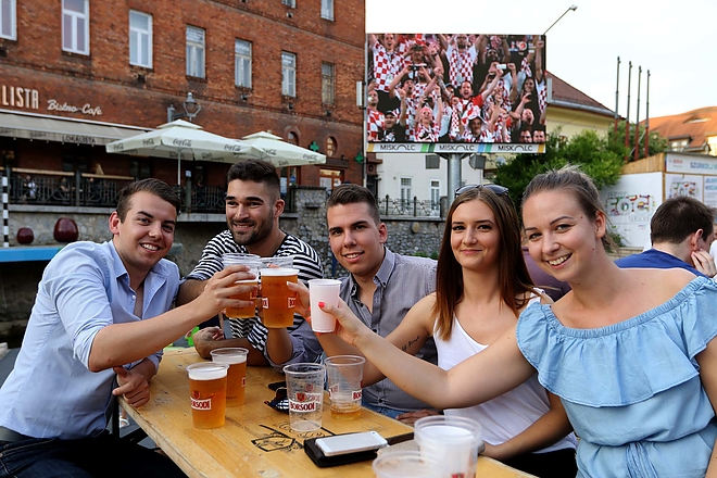 szinva_foci_terasz_180621_ja_5.jpg szinva_foci_terasz_180621_ja_5.jpg