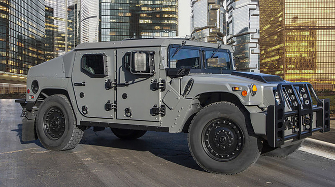 uj_hummer_totalcar.jpg