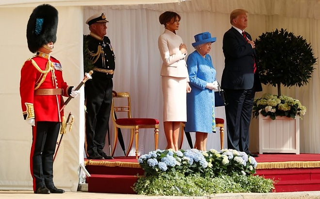erzsebet_kiralnyo_trump.jpg