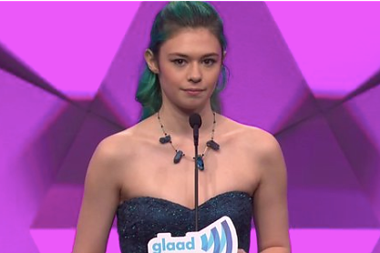 maines_nicole_transznemu_szuperhos.png