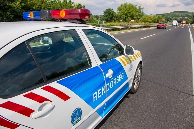 rendorauto_uton_autopalya.jpg