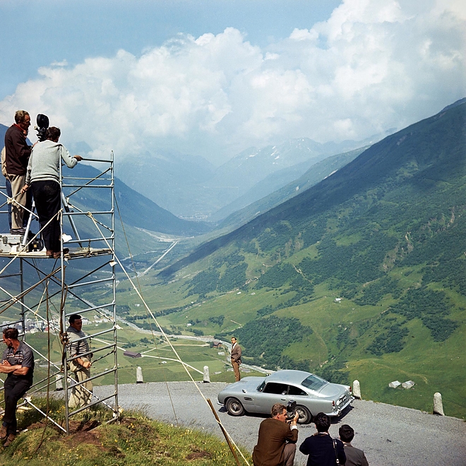 james_bond_aston_martin_2.jpg