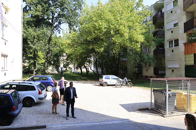 parkolo_20180823_vcs_6.jpg parkolo_20180823_vcs_6.jpg