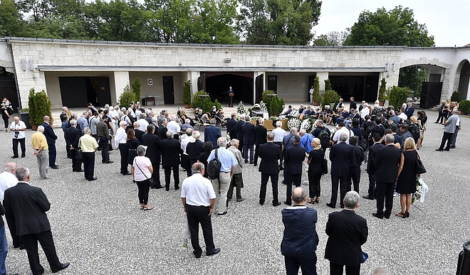 szepesi_gyorgy_temetes_180815_mti_2.jpg