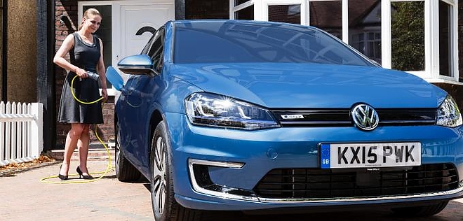 volkswagen_elektromos_golf.jpg