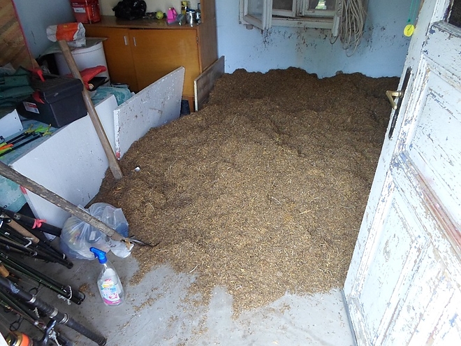 dohany_nyari_konyha_padlo_nav_2.jpg