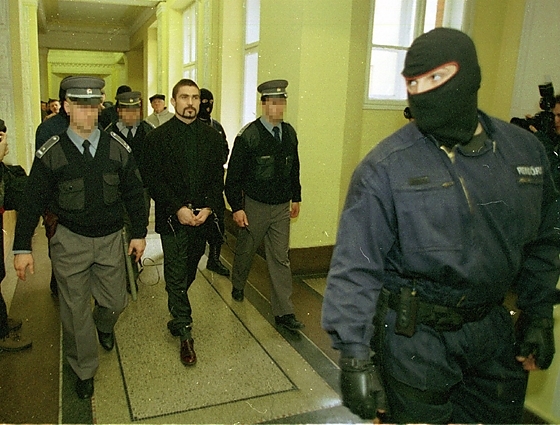 ambrusattila_viszkis_rendorok.jpg