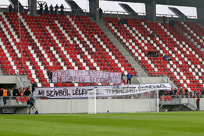 szurkolozero.jpg
