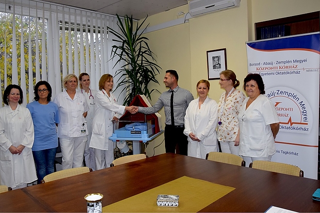 ujszulott_melegito_rendszer_gyek_adomany_1.jpg ujszulott_melegito_rendszer_gyek_adomany_1.jpg