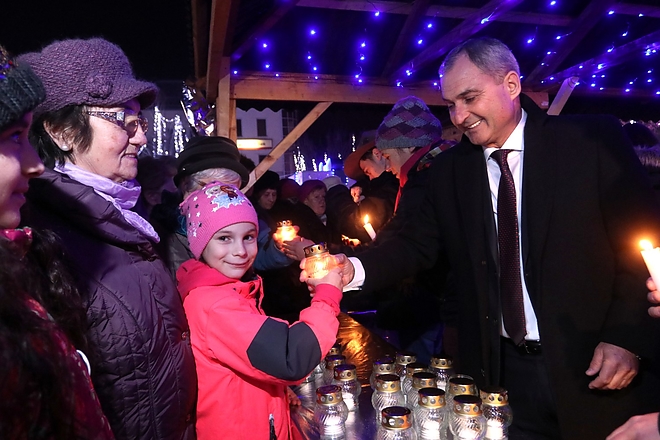 adventi_gyertyagyujtas_181223ml_38.jpg