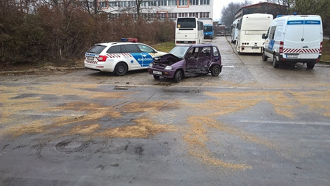 baleset_besenyoi_181208_vcs_5.jpg baleset_besenyoi_181208_vcs_5.jpg