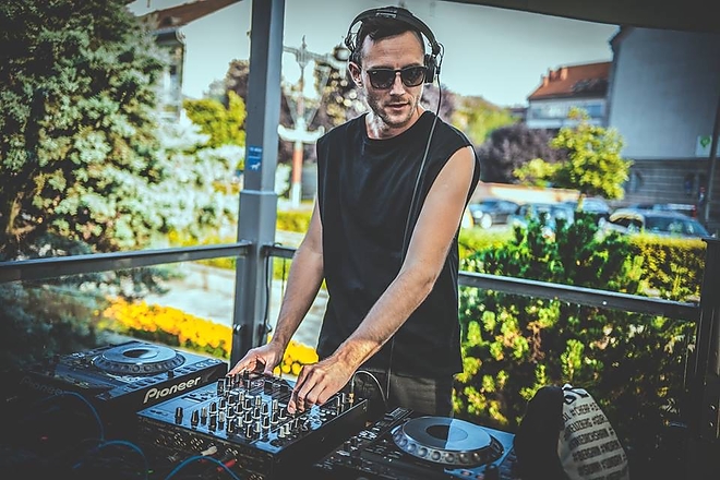 nwcc_underground_dj_zene_1.jpeg nwcc_underground_dj_zene_1.jpeg