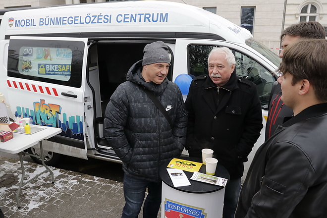 police_tea_20181221_vcs_4.jpg police_tea_20181221_vcs_4.jpg