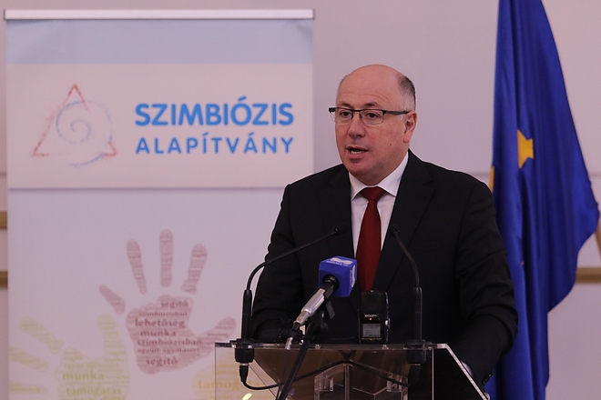 szimbiozis_181203_ja_10.jpg
