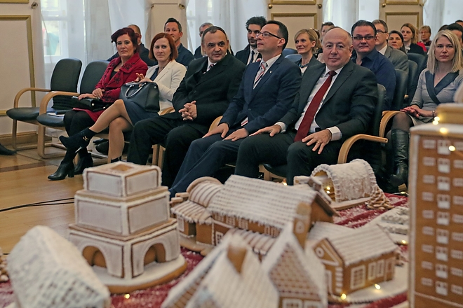 szimbiozis_181203_ja_2.jpg