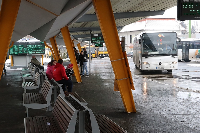 buzater_buszpalyaudvbar_190109ml_4.jpg
