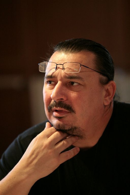 korognaikaroly.jpg