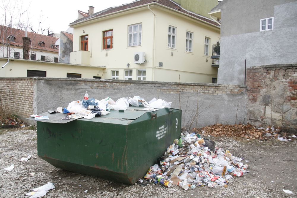 szemetbelvaros.jpg