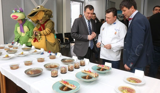 Ízkocsonya verseny a városházán 